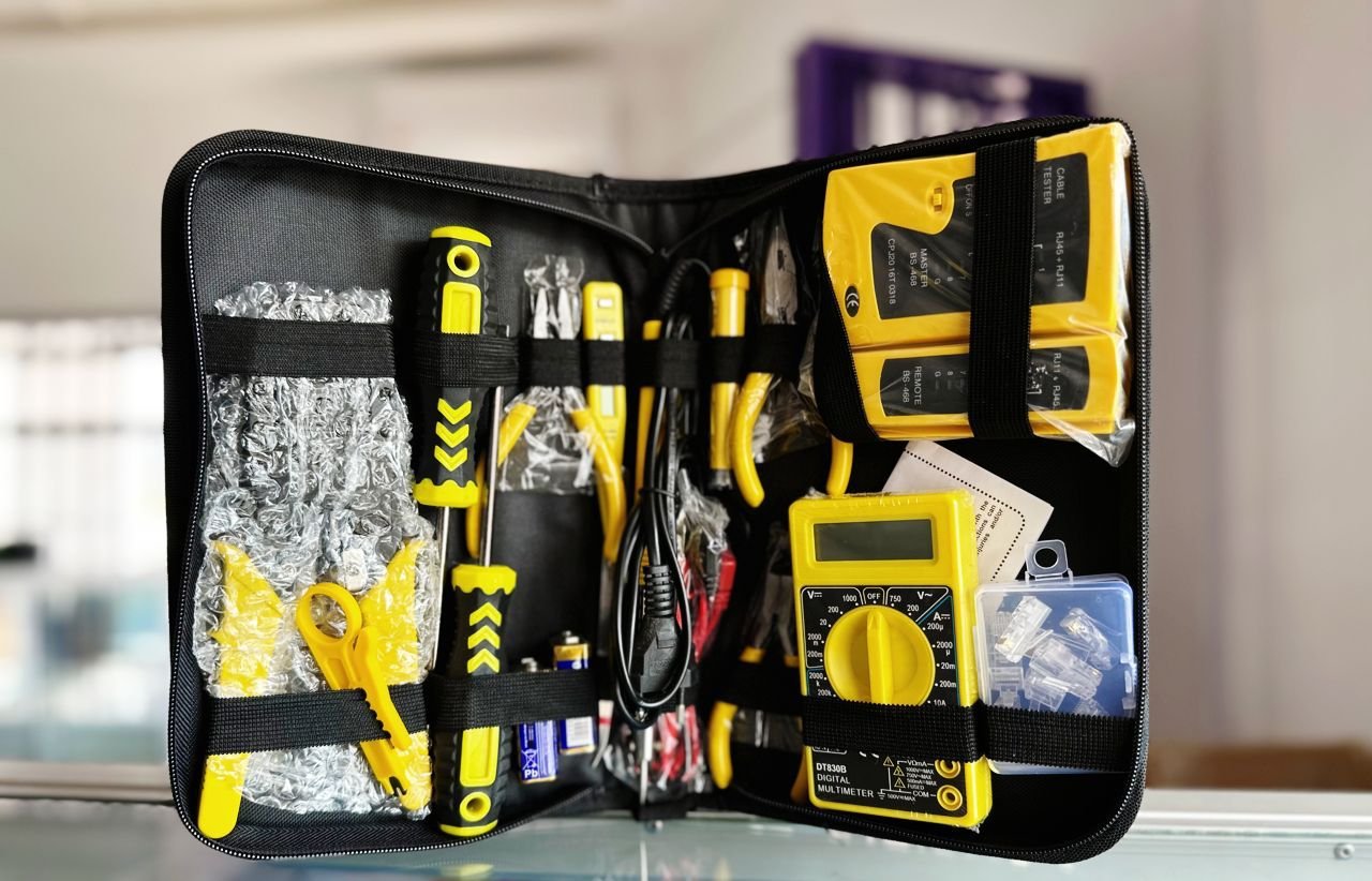 PACK OUTIL TECHNICIEN 18 PCS